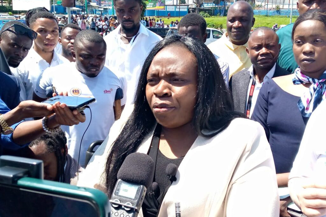 Devant la presse, Hortense Kavuo Marilo annonce sa candidature à l’élection présidentielle de 2023, à Goma