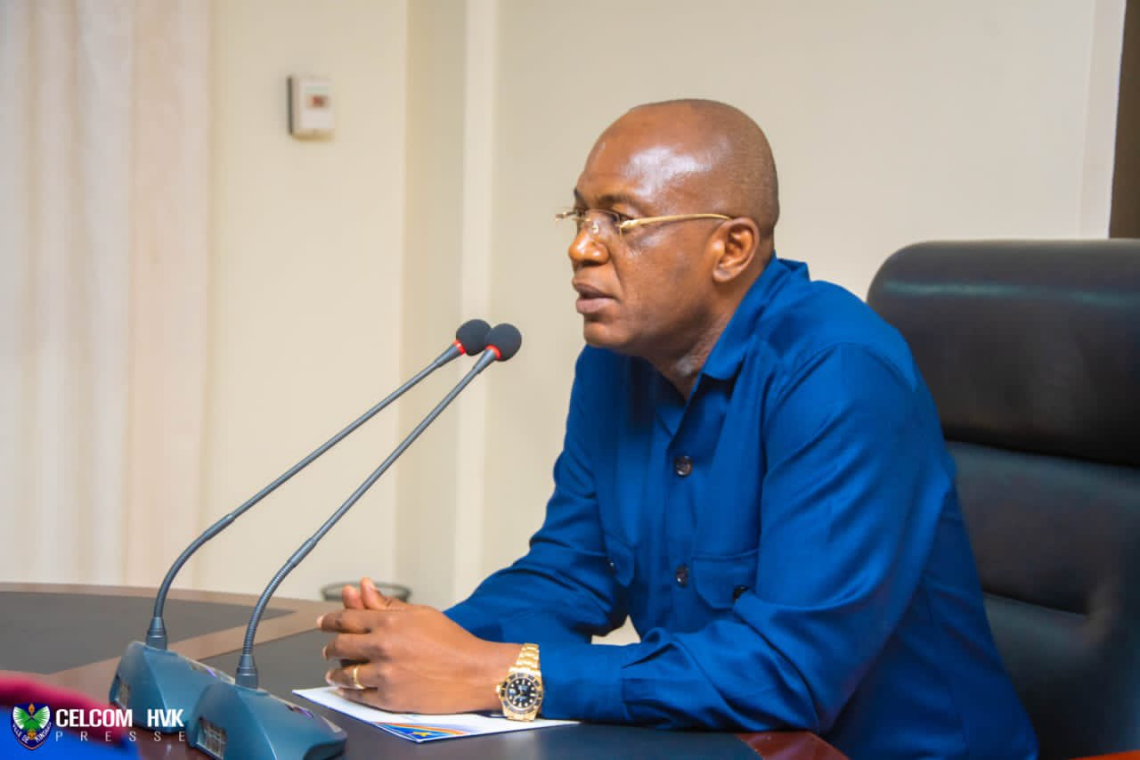 Le gouverneur de la Ville de Kinshasa, Gentiny Ngobila, interdit le meeting de l’opposition