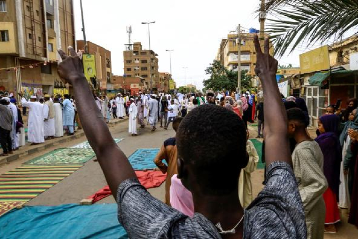 Les Soudanais se rassemblent pour la prière de l'Aïd