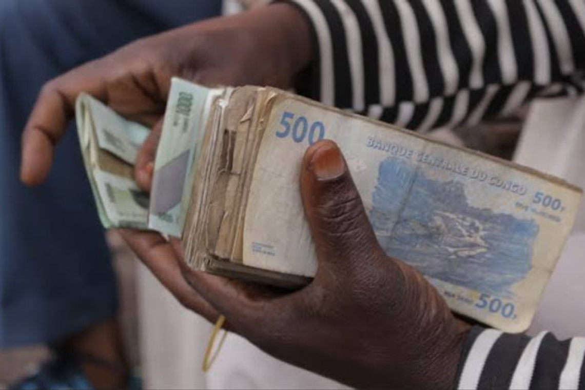 Dollar - franc congolais : les bureaux de change doivent afficher le taux à l’intérieur et non à l’extérieur (Gouvernement)
