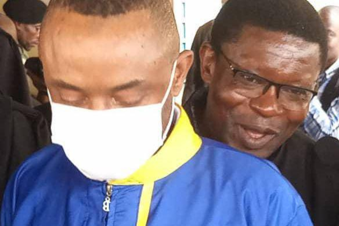 Démarré ce jeudi 17 août à la Cour militaire de Kinshasa/Gombe, l’accusation principale de détention illégale d’arme qui a conduit à son arrestation n’a pas été retenue