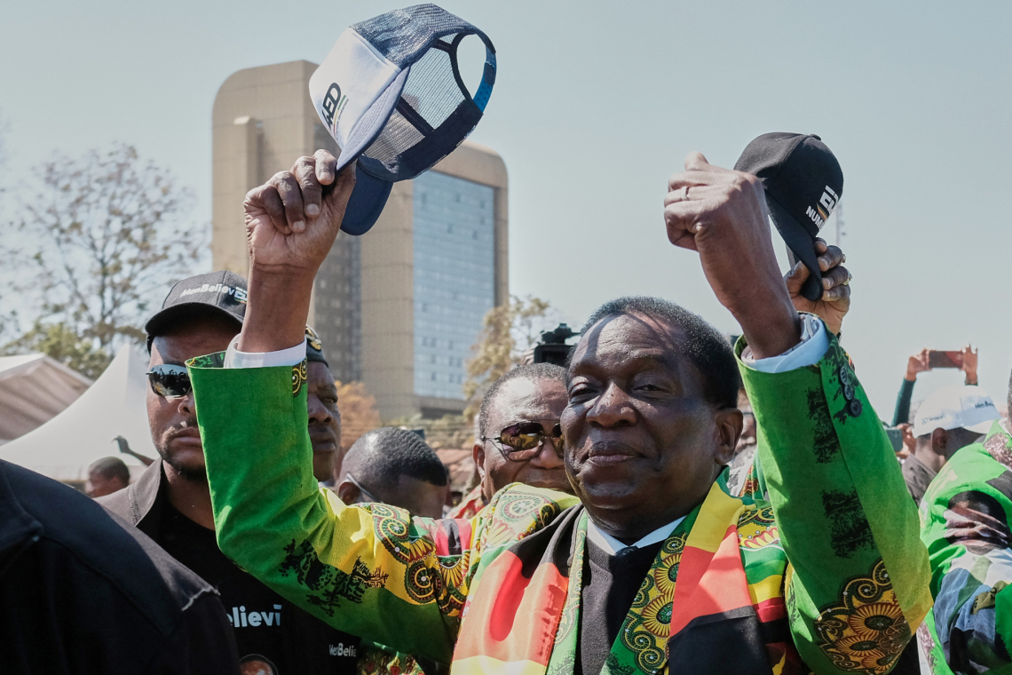 Le président Mnangagwa réélu à la tête du Zimbabwe, l'opposition conteste