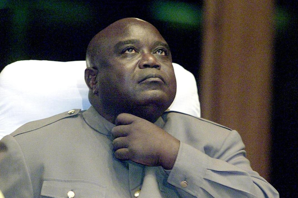 Assassinat de Laurent-Désiré Kabila : stupéfaction de la délégation congolaise à la suite de l’observance d’une minute de silence en mémoire du défunt au Somment France-Afrique à Yaoundé