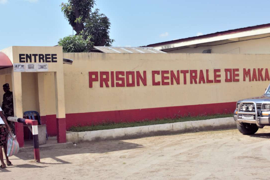 Un journaliste de la ville d’Inongo en détention prolongée à la Prison centrale de Makala