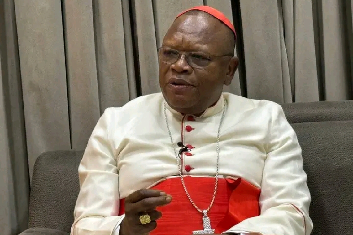 RDC : la Chancellerie de l’Archidiocèse de Kinshasa condamne le traitement subi par le Cardinal Fridolin Ambongo à l’aéroport de N’djili