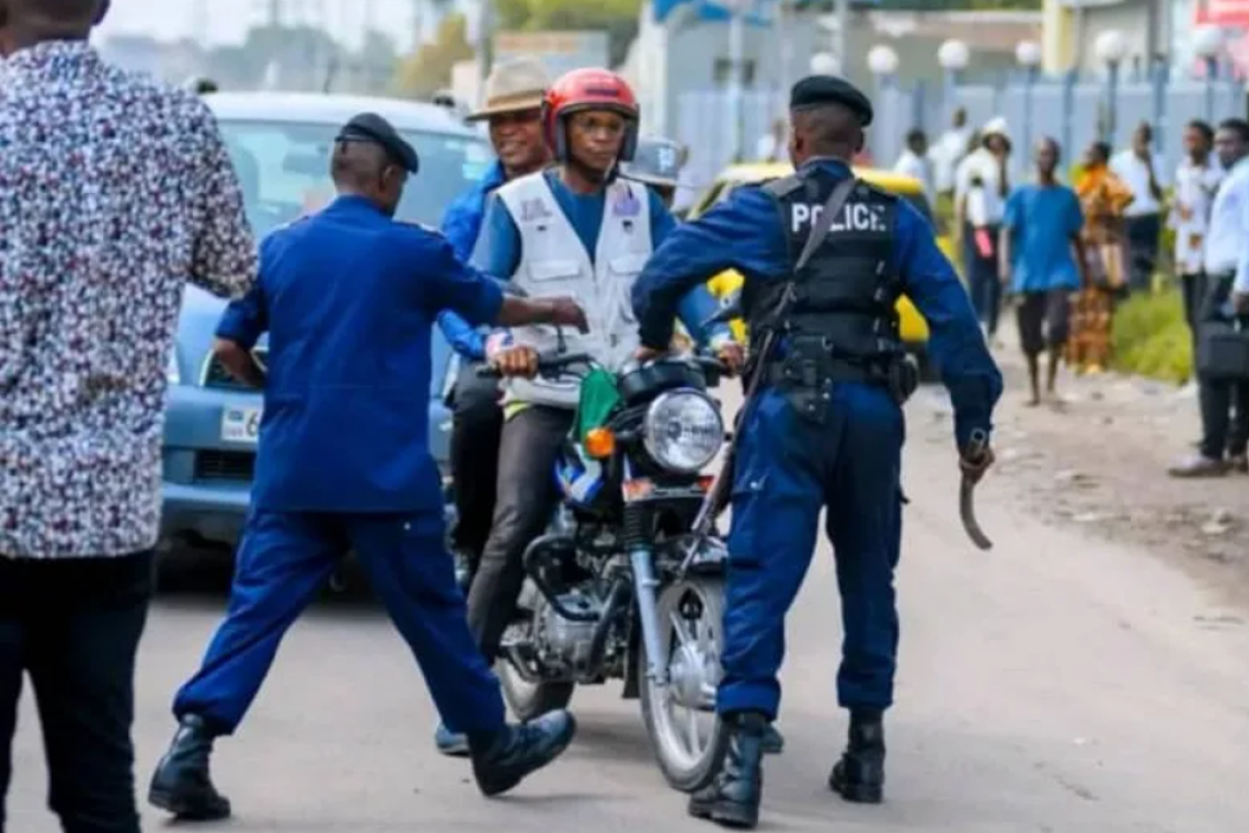 Opération Panthère noire : des premières bavures policières signalées dans la ville de Kinshasa