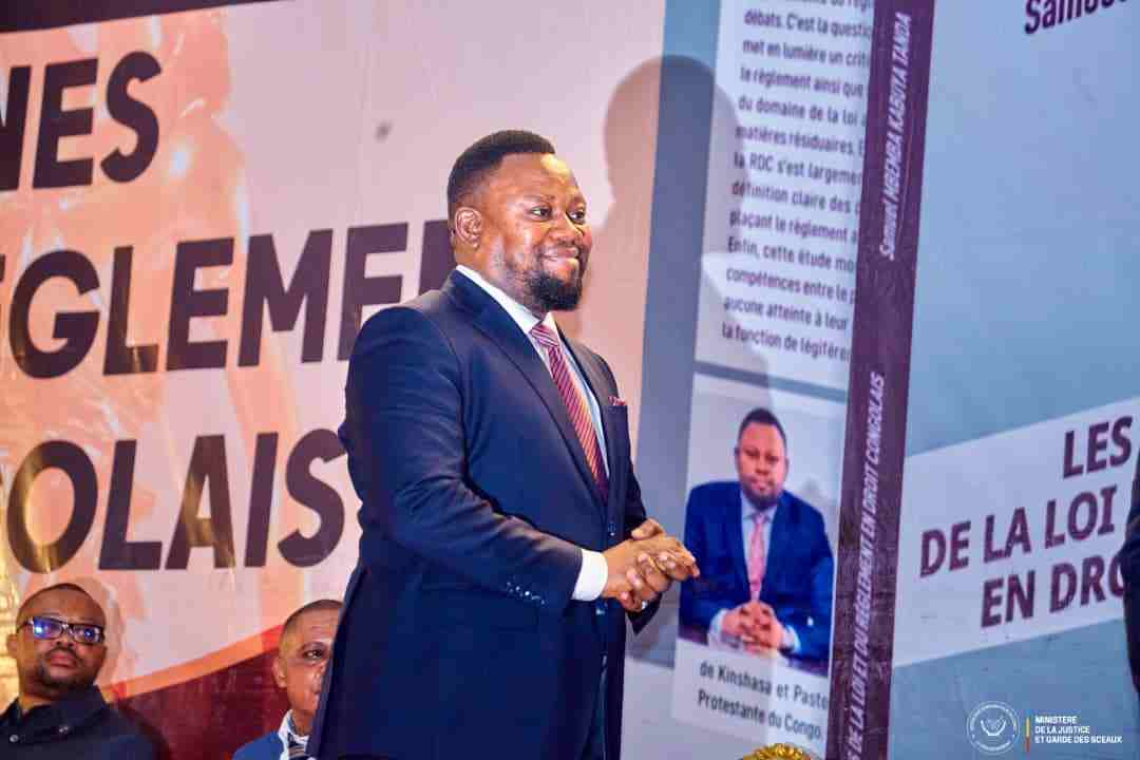 Littérature : l'ouvrage "Les domaines de la loi et du règlement en droit congolais" de Me Samuel Mbemba porté sur le fond baptismaux 