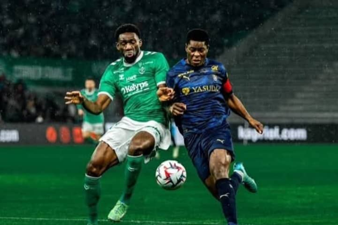 France/D1 : Dylan Batubinsika et Saint Etienne manquent le coche devant Nantes