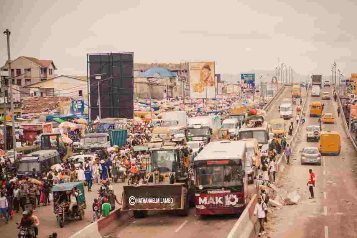 Embouteillages à Tshangu Kinshasa : les policiers du Groupe Mobile d'Intervention Kin-Est Pascal pointés du doigt