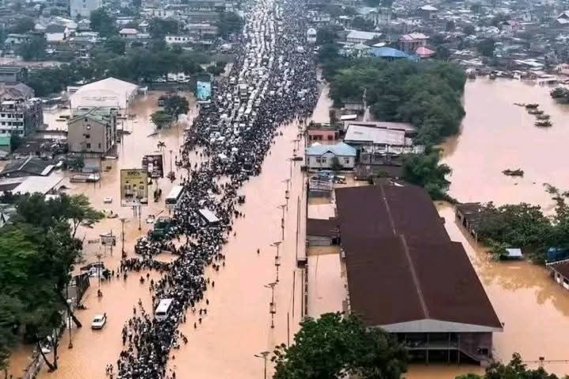 Inondation à Kinshasa : le boulevard   Lumumba sous les eaux, la population lance un cri d' alarme aux autorités compétentes 